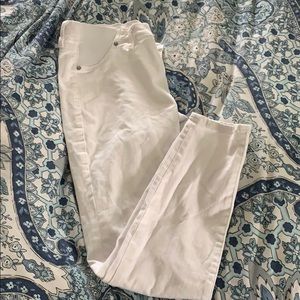 Ingrid and Isabel Maternity White Jeans. Size 29